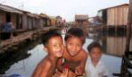Village flottant pres de Siahnoukville